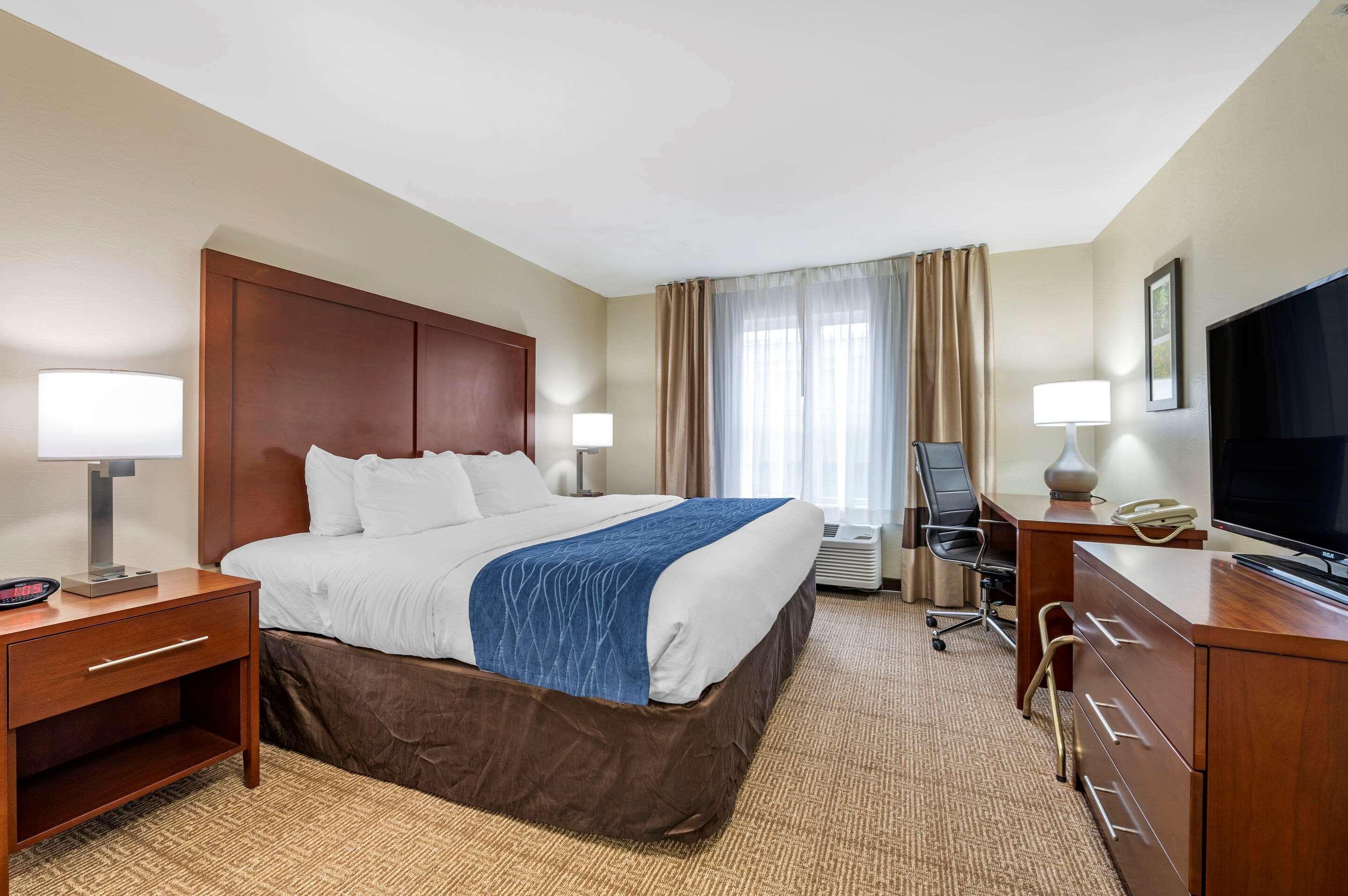 Comfort Inn & Suites Northern Kentucky Wilder Exteriör bild