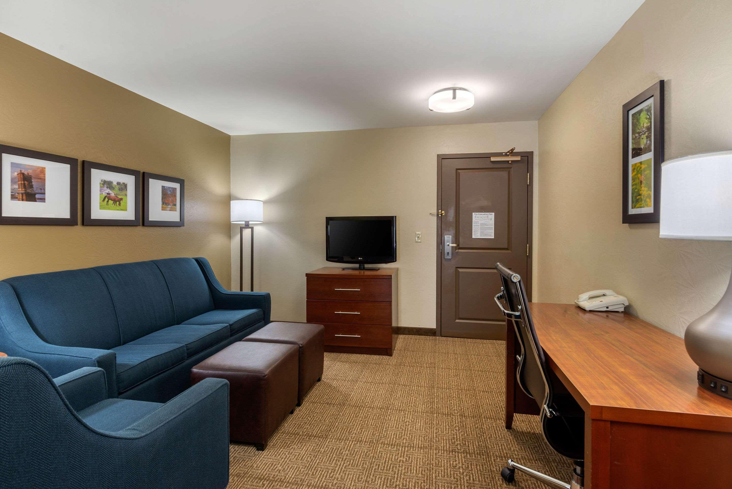 Comfort Inn & Suites Northern Kentucky Wilder Exteriör bild