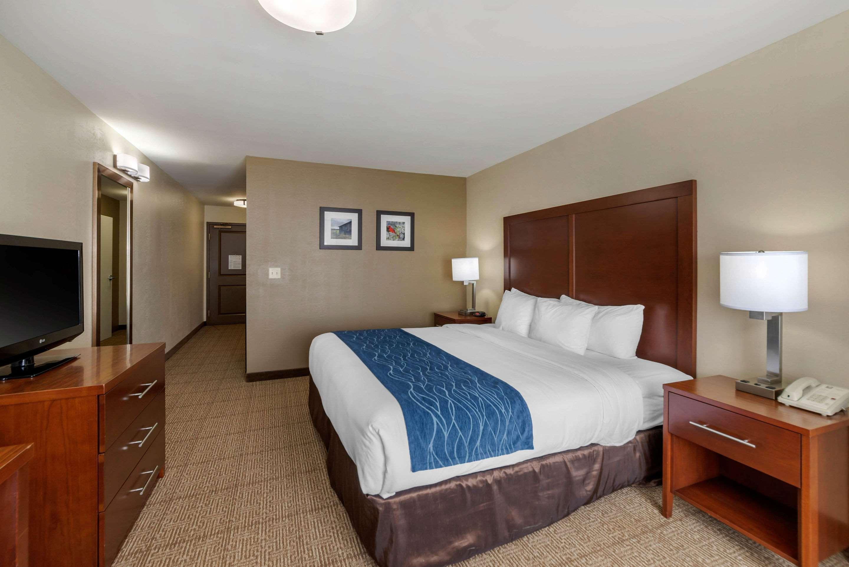 Comfort Inn & Suites Northern Kentucky Wilder Exteriör bild