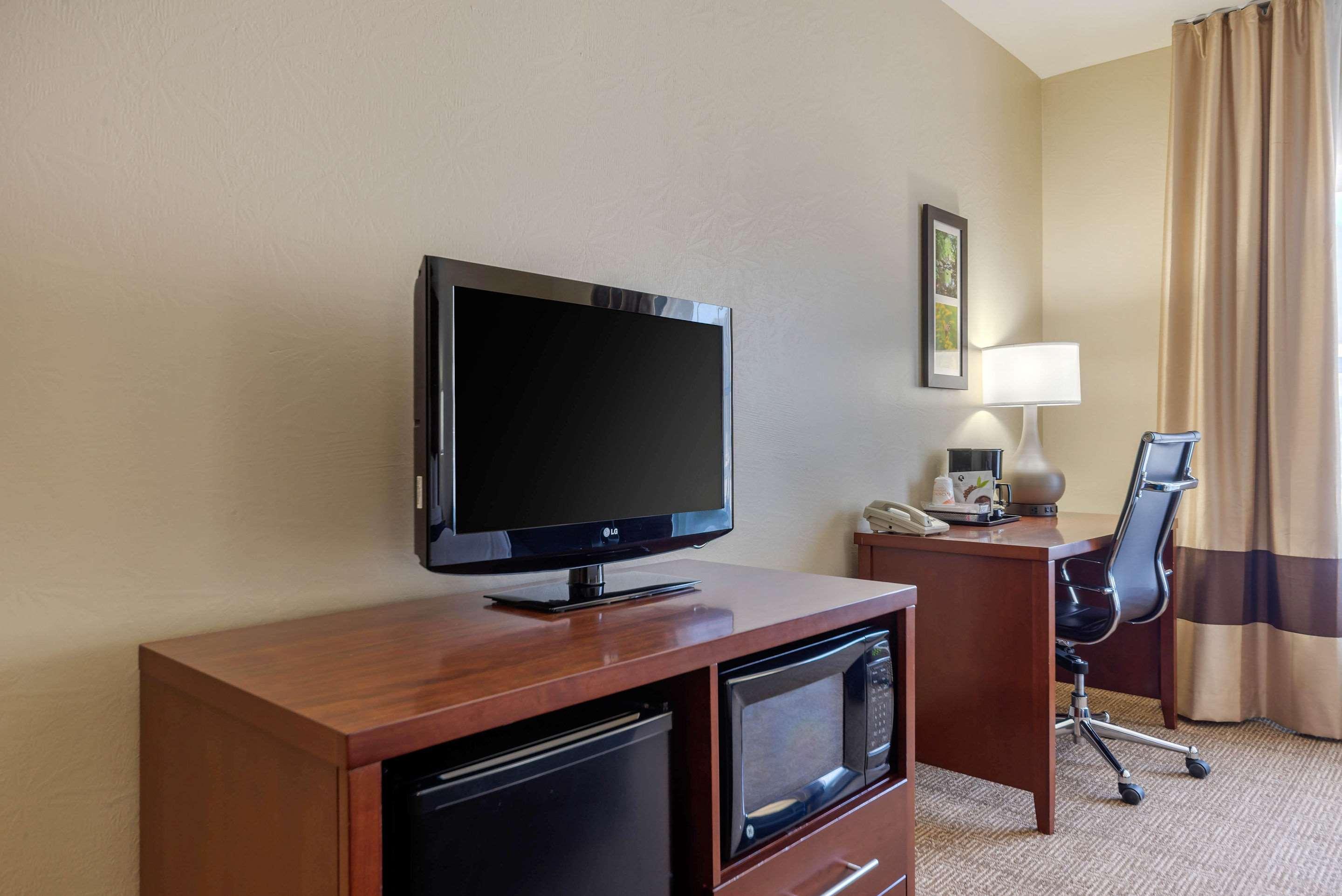 Comfort Inn & Suites Northern Kentucky Wilder Exteriör bild
