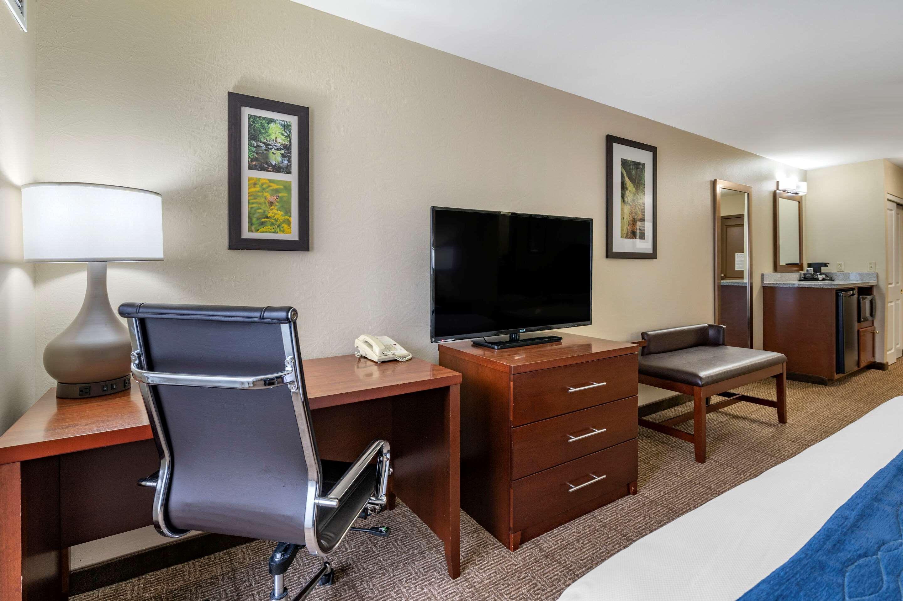 Comfort Inn & Suites Northern Kentucky Wilder Exteriör bild