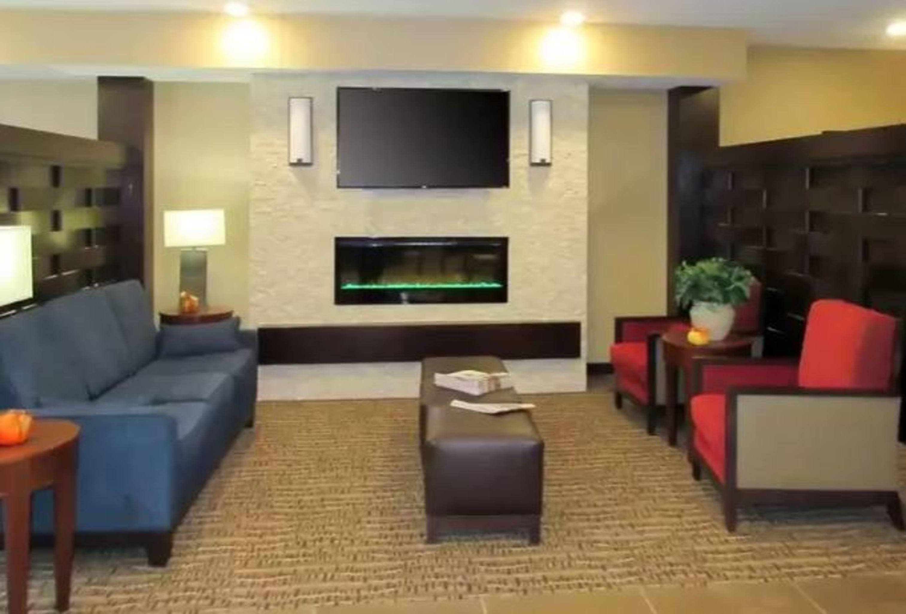 Comfort Inn & Suites Northern Kentucky Wilder Exteriör bild