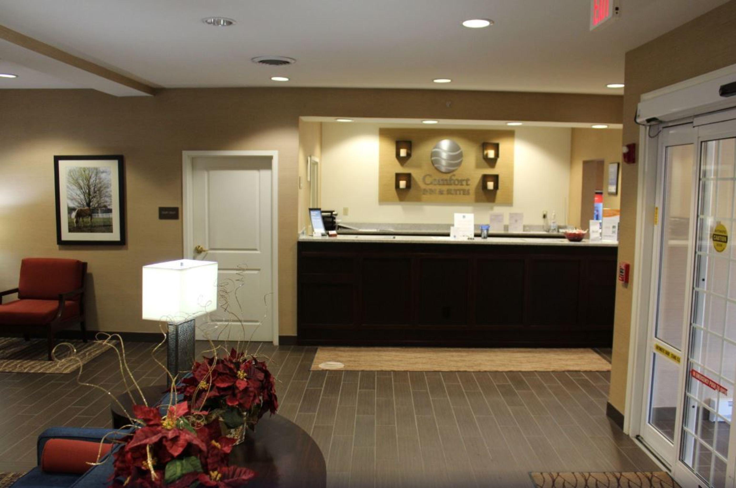 Comfort Inn & Suites Northern Kentucky Wilder Exteriör bild