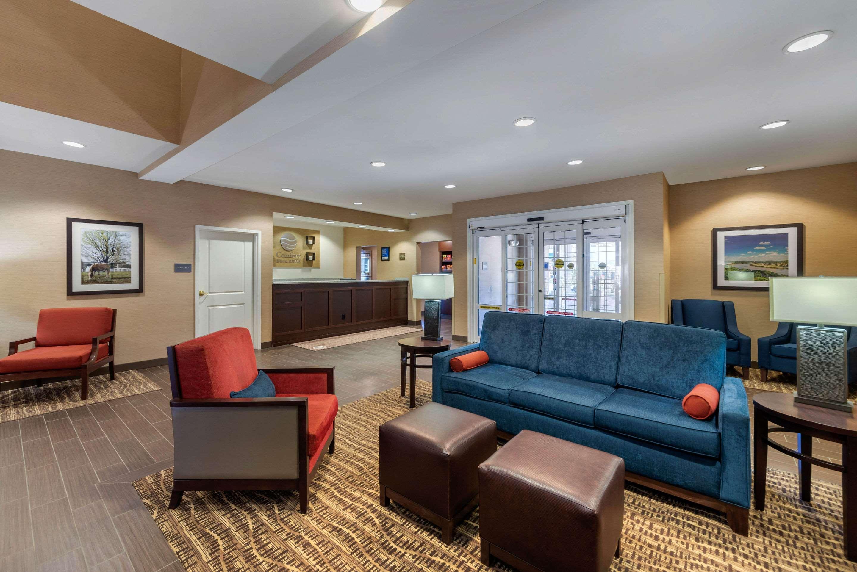 Comfort Inn & Suites Northern Kentucky Wilder Exteriör bild