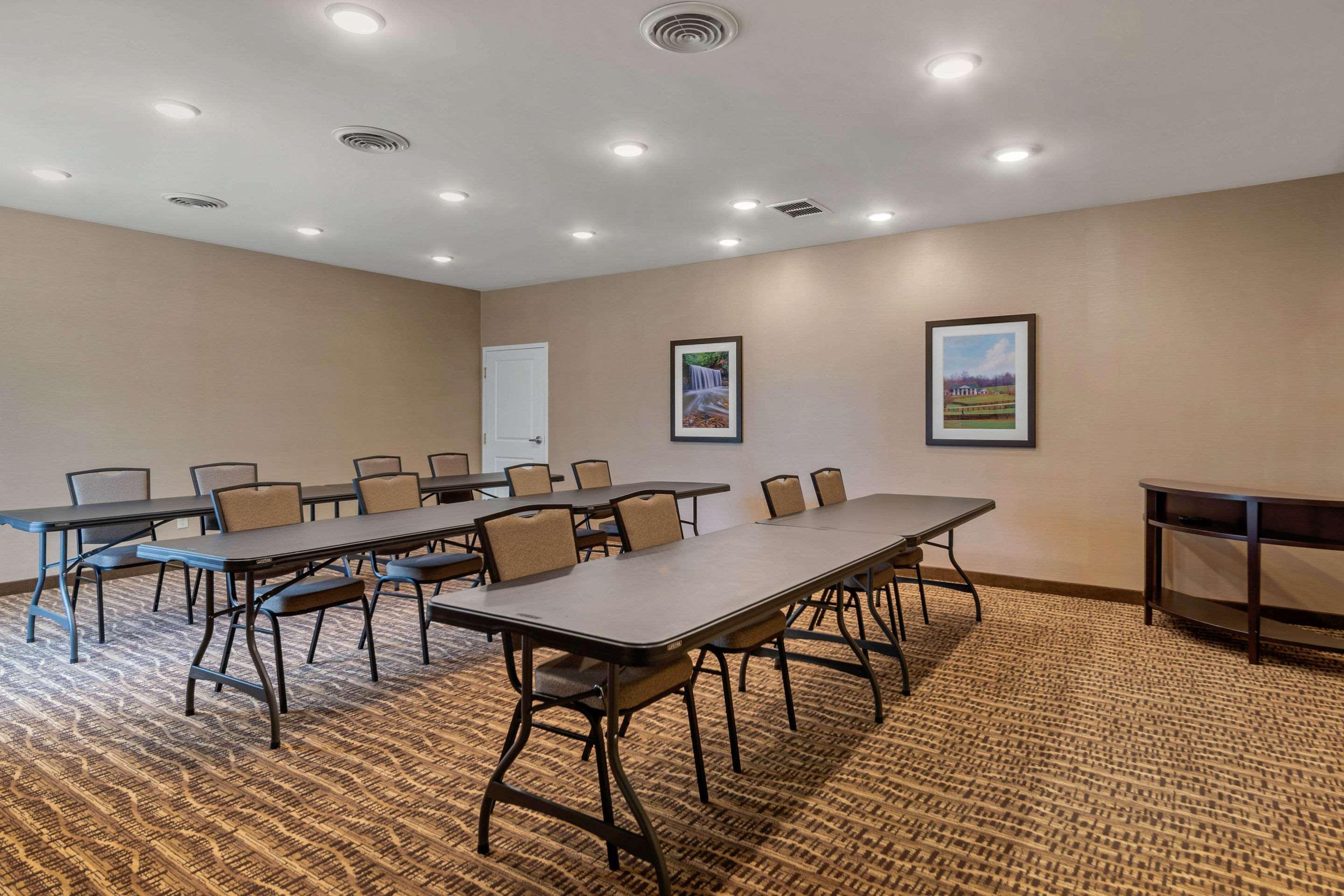 Comfort Inn & Suites Northern Kentucky Wilder Exteriör bild