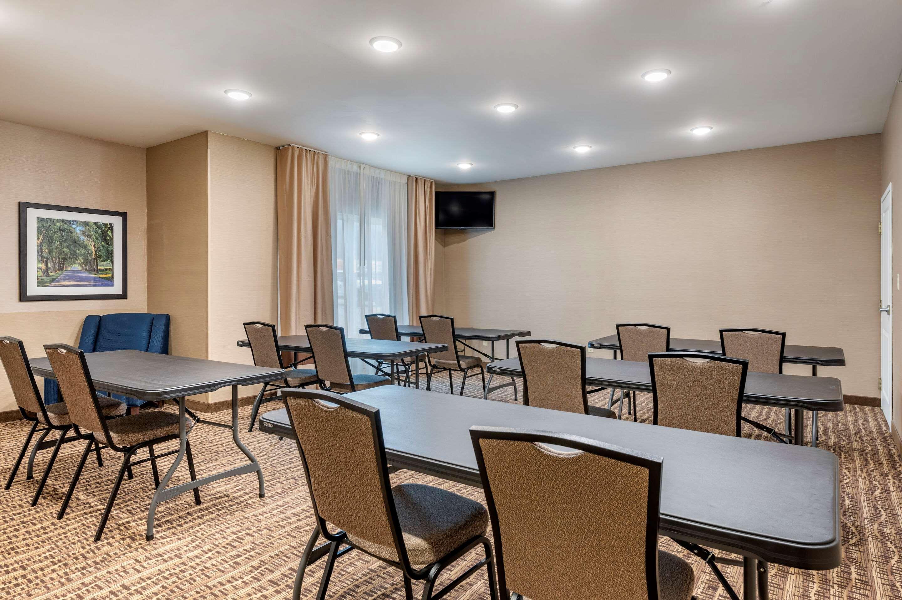 Comfort Inn & Suites Northern Kentucky Wilder Exteriör bild