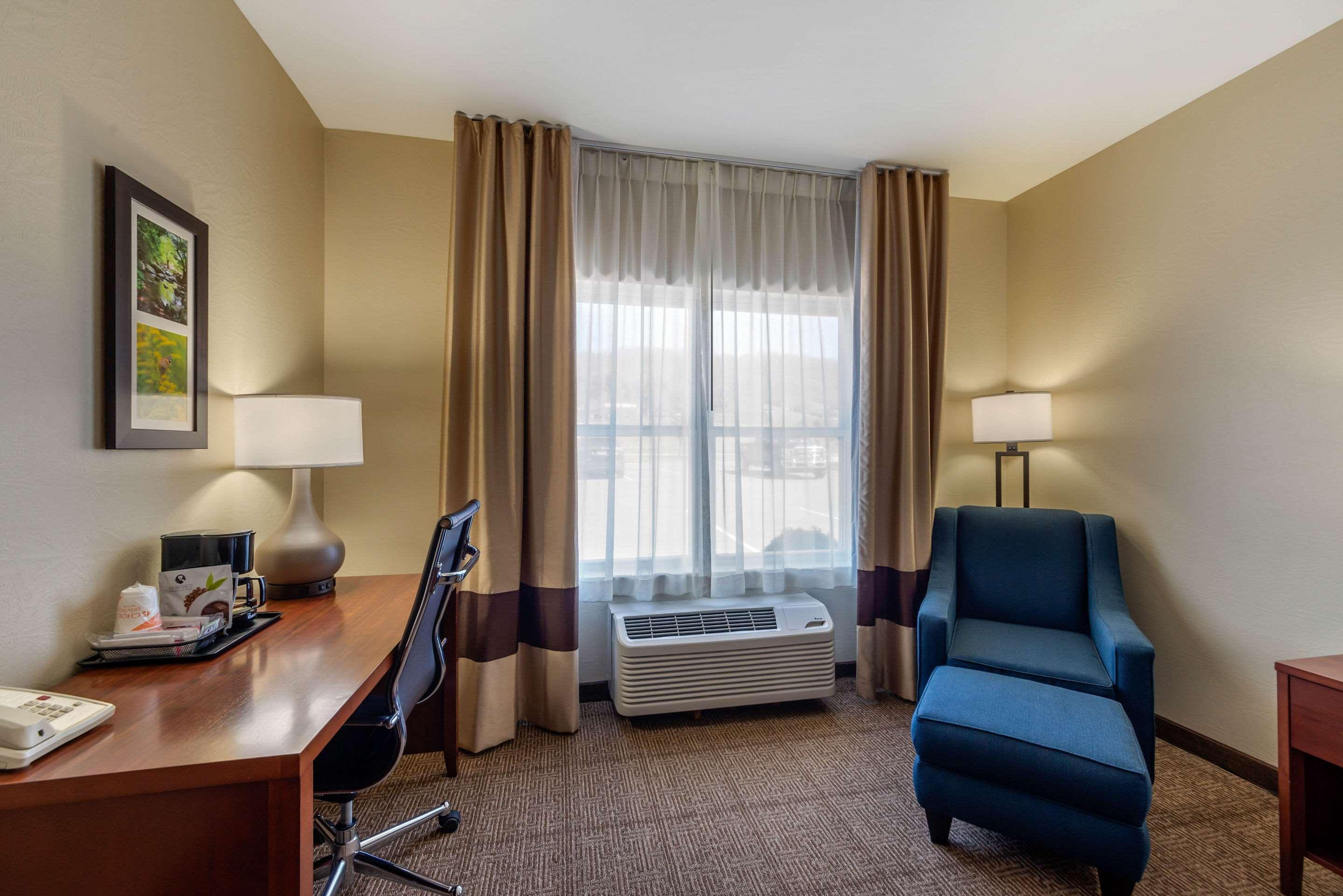 Comfort Inn & Suites Northern Kentucky Wilder Exteriör bild