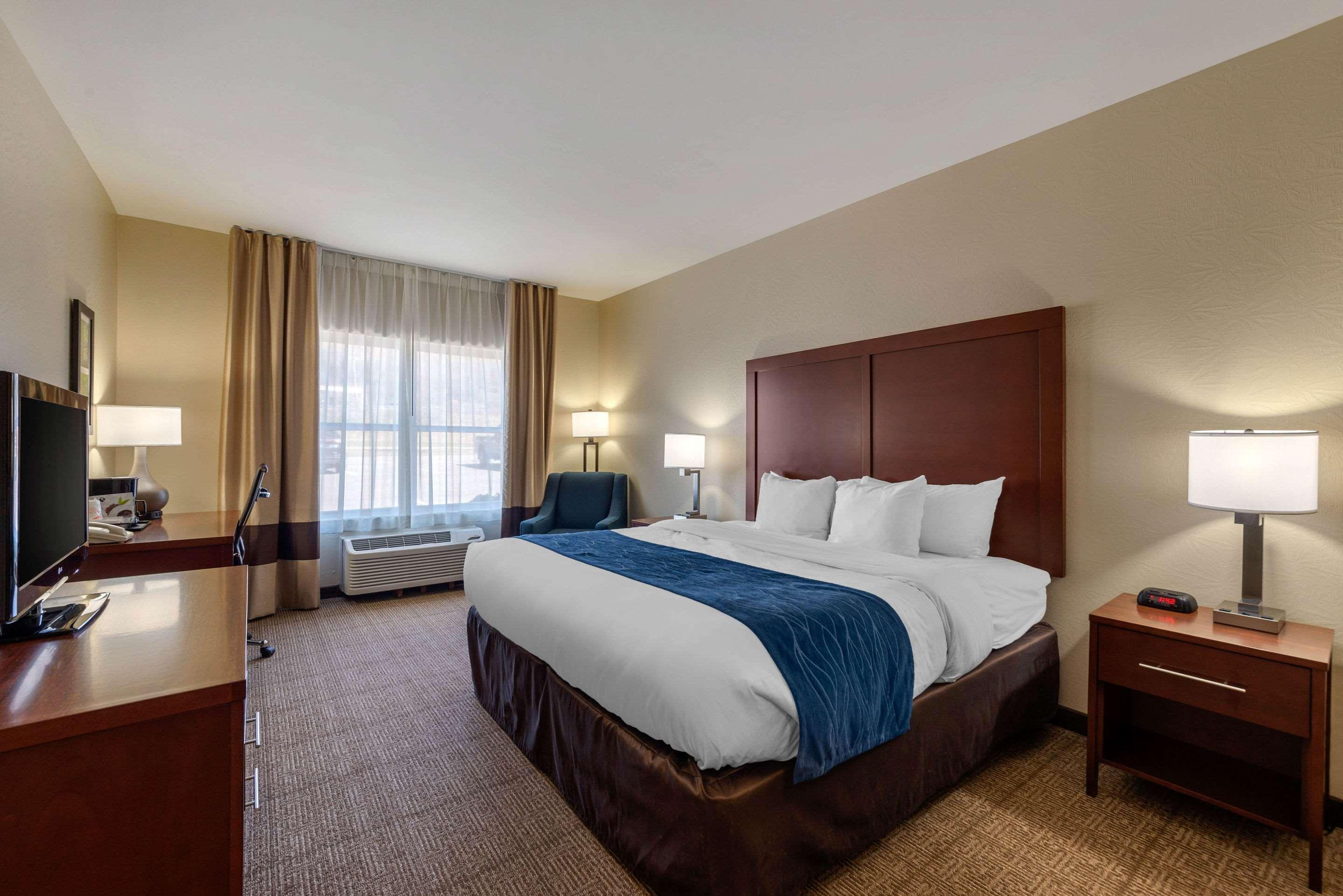 Comfort Inn & Suites Northern Kentucky Wilder Exteriör bild
