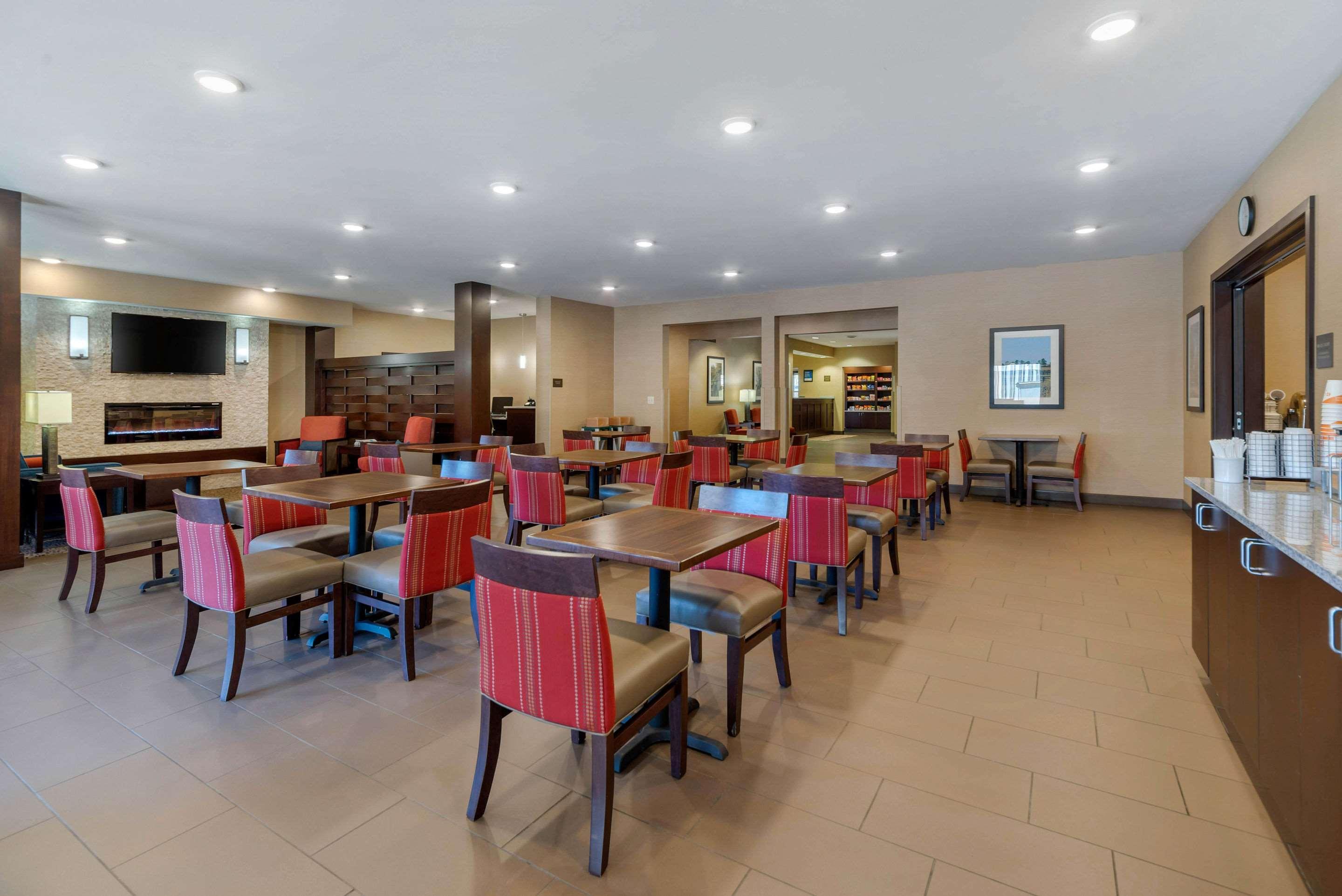 Comfort Inn & Suites Northern Kentucky Wilder Exteriör bild