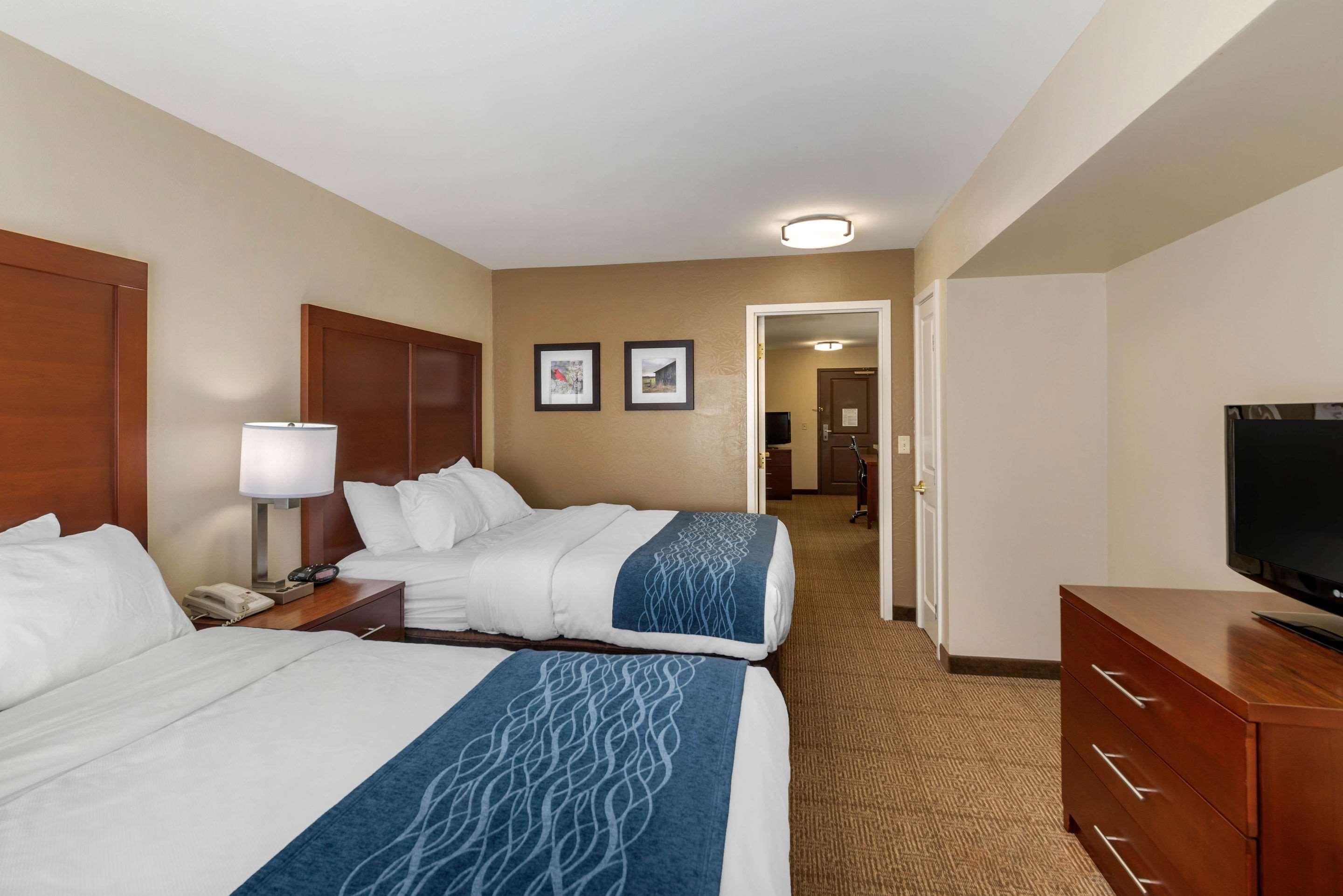 Comfort Inn & Suites Northern Kentucky Wilder Exteriör bild