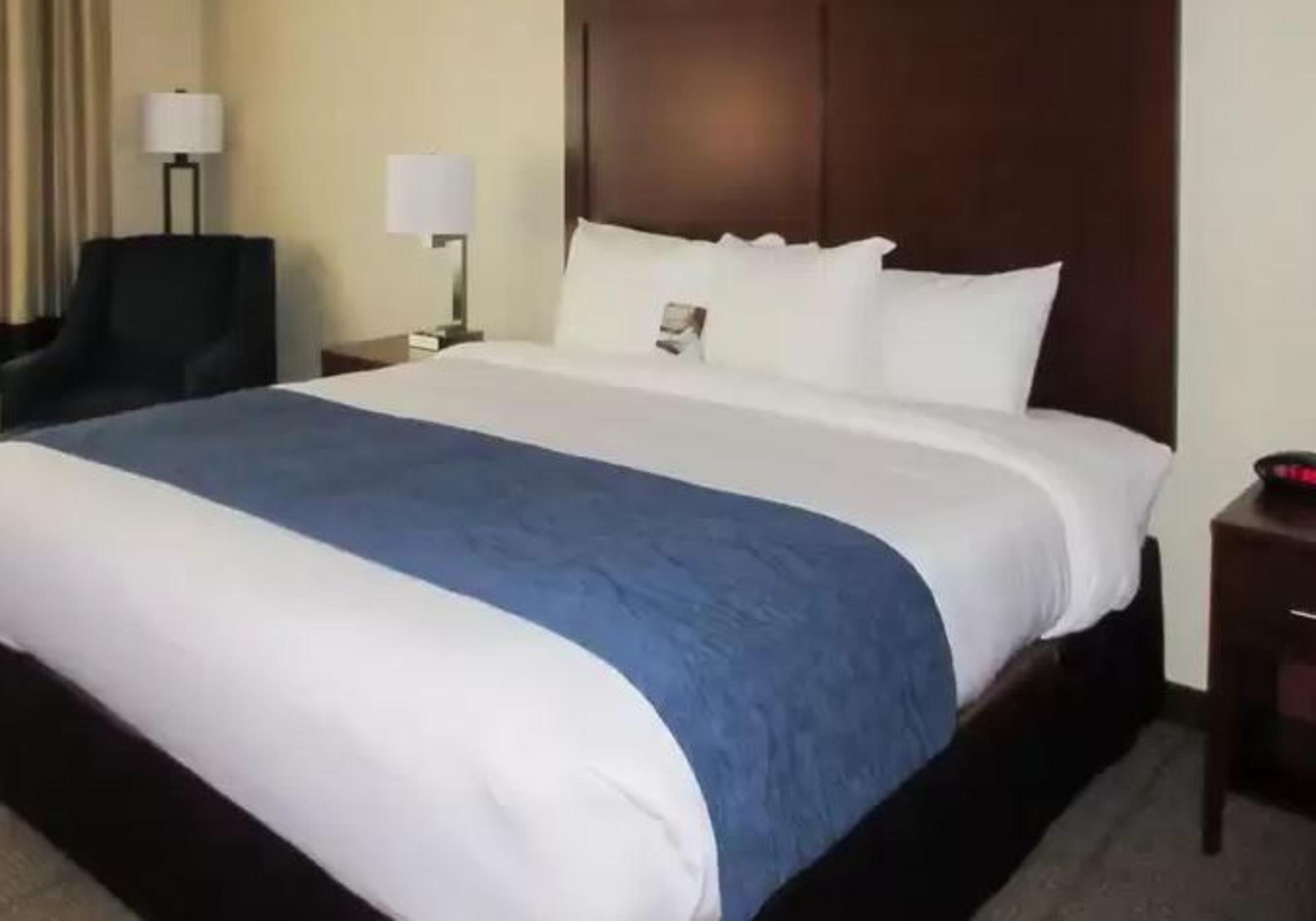 Comfort Inn & Suites Northern Kentucky Wilder Exteriör bild