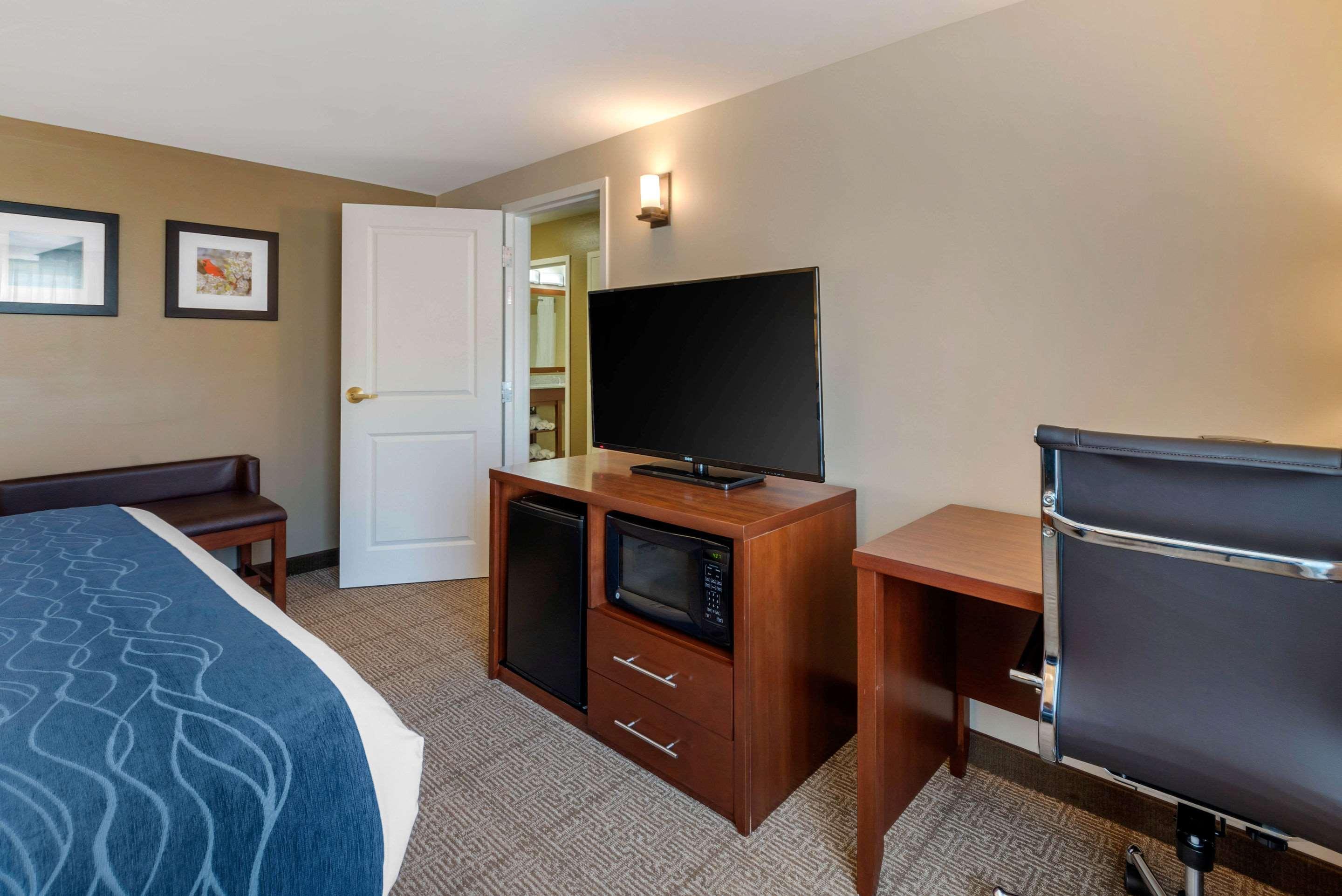 Comfort Inn & Suites Northern Kentucky Wilder Exteriör bild