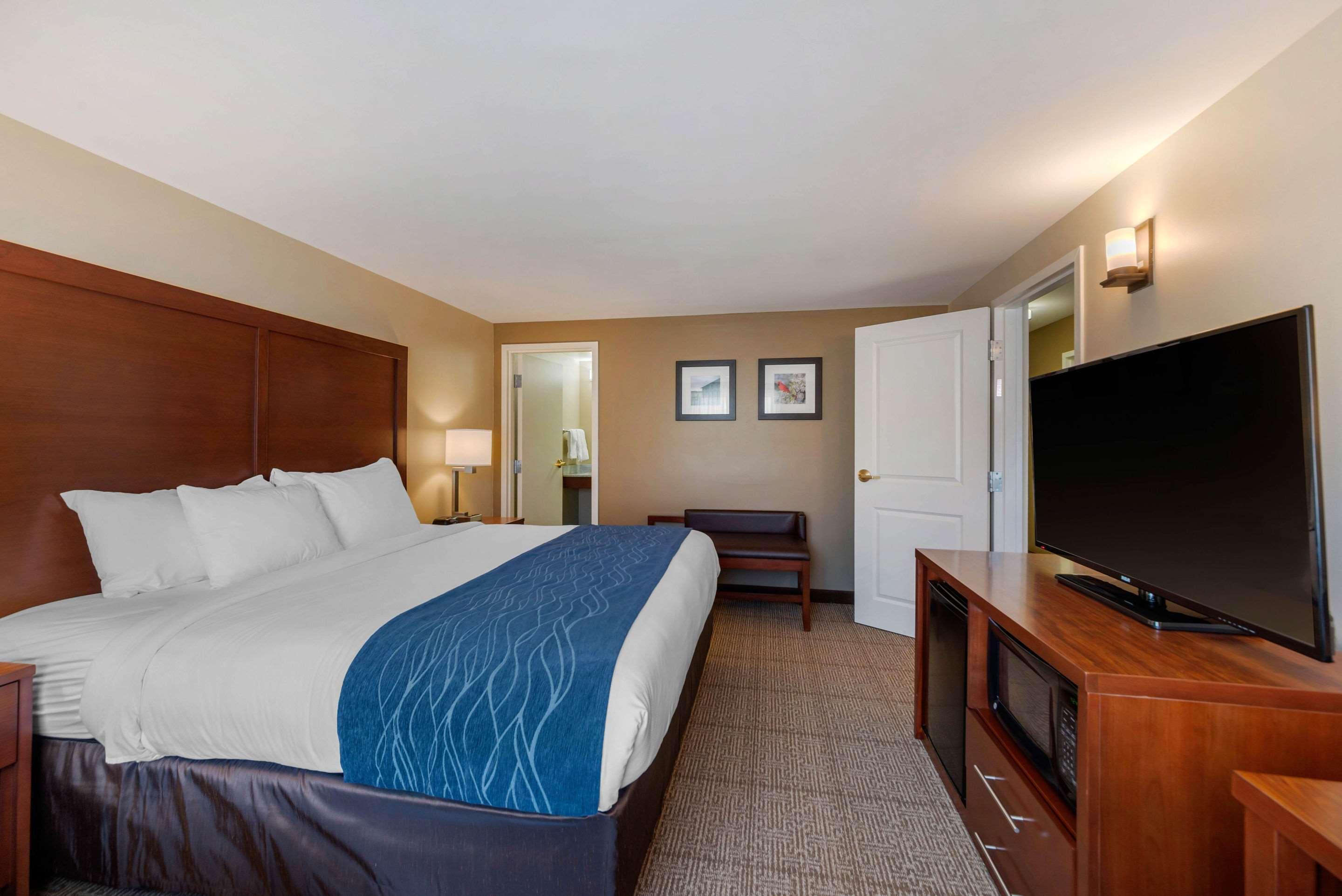 Comfort Inn & Suites Northern Kentucky Wilder Exteriör bild