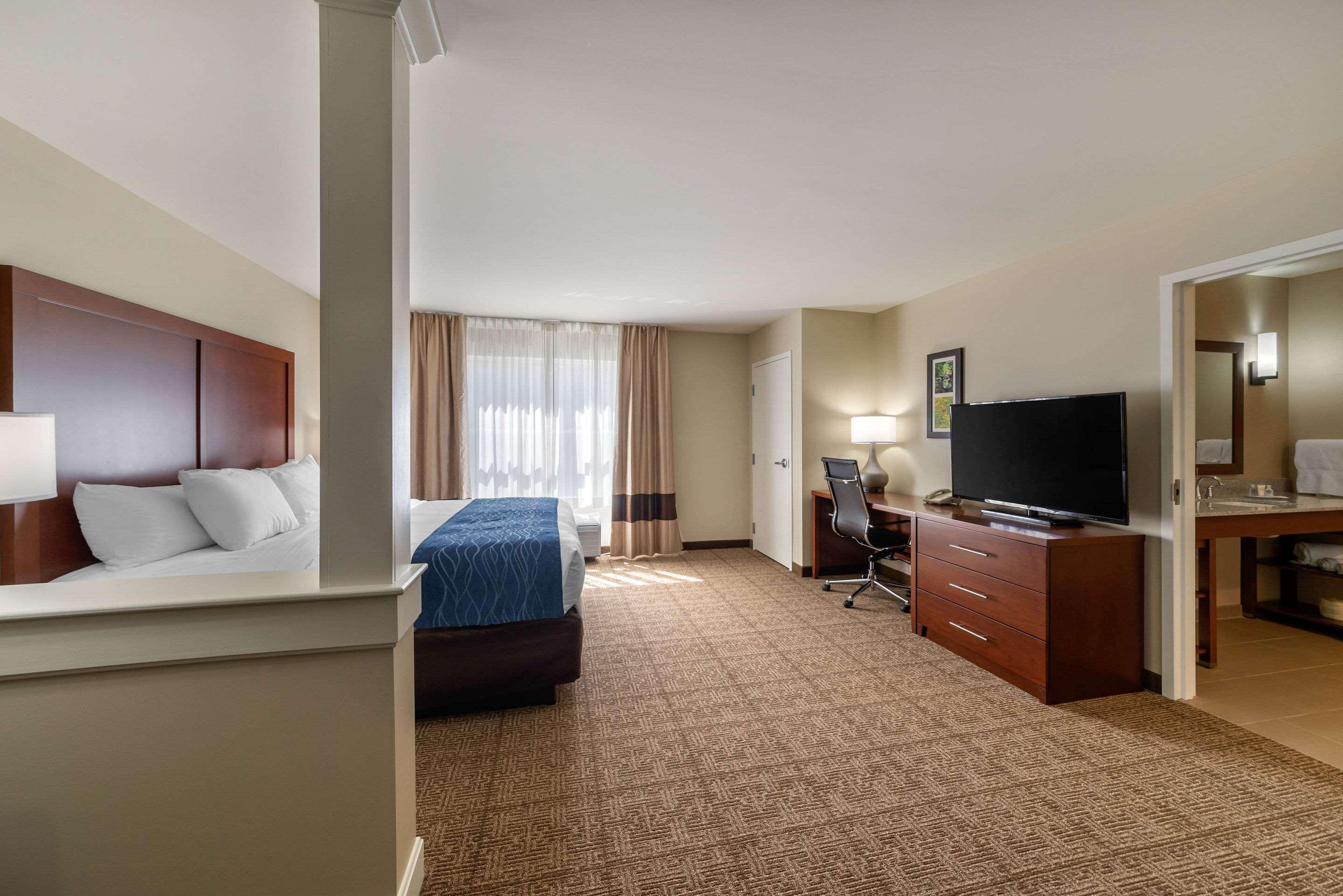 Comfort Inn & Suites Northern Kentucky Wilder Exteriör bild