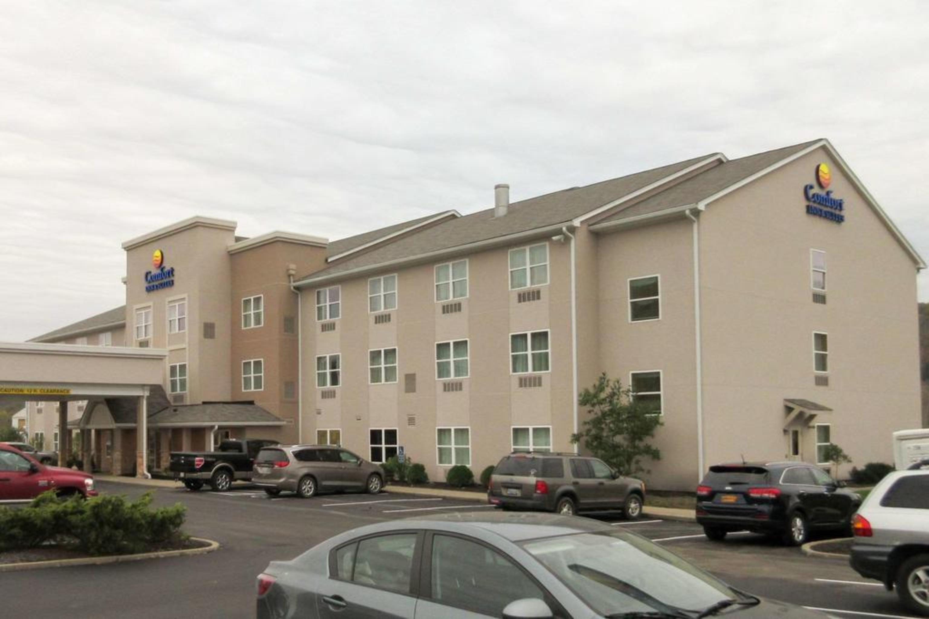 Comfort Inn & Suites Northern Kentucky Wilder Exteriör bild