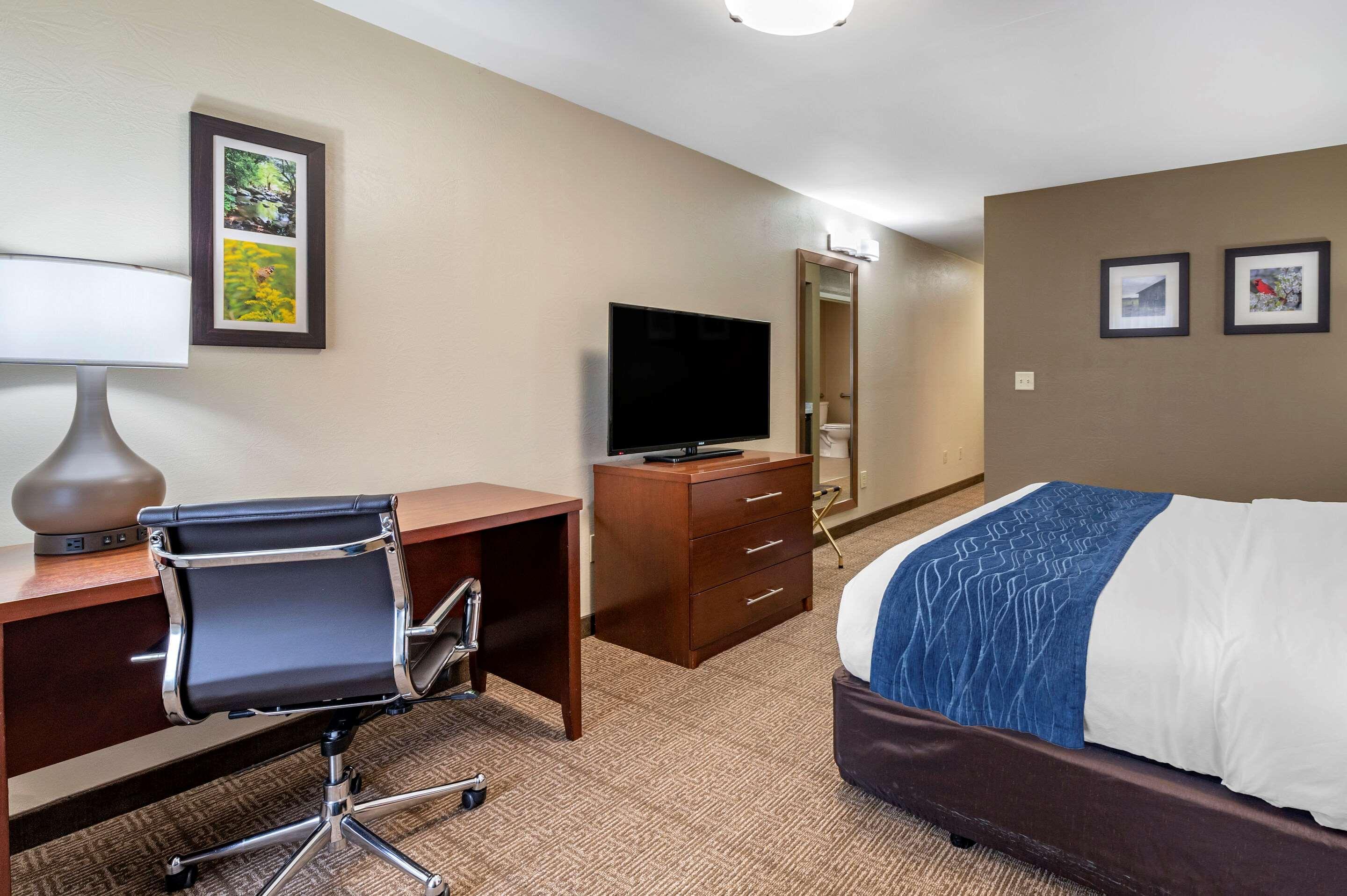 Comfort Inn & Suites Northern Kentucky Wilder Exteriör bild
