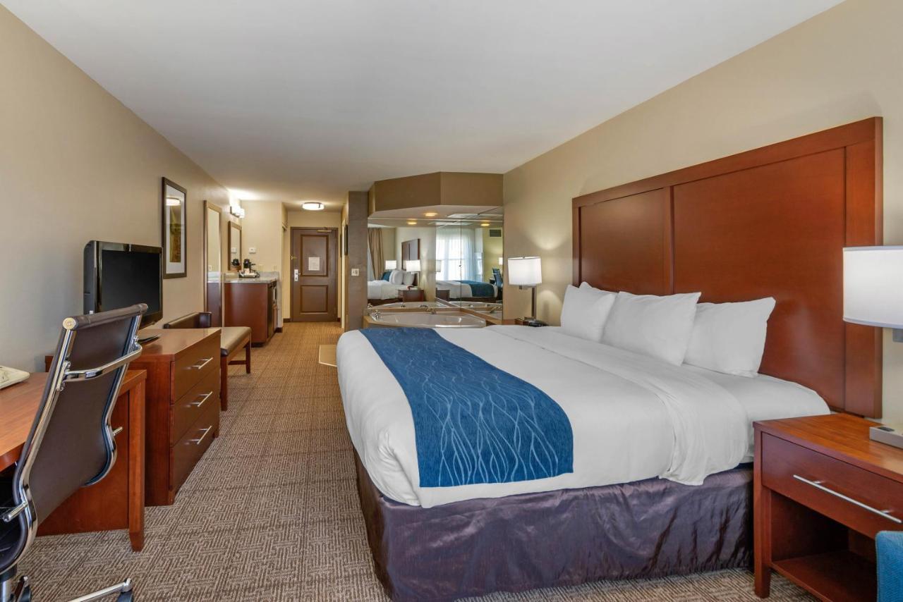 Comfort Inn & Suites Northern Kentucky Wilder Exteriör bild